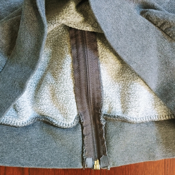 Rolling Stones Tongue Hoodie - Picture 5 of 8